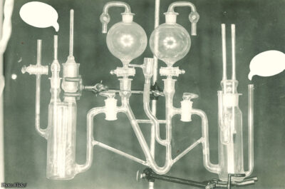 Electrode apparatus with cartoon speech bubbles coming out of tubes
