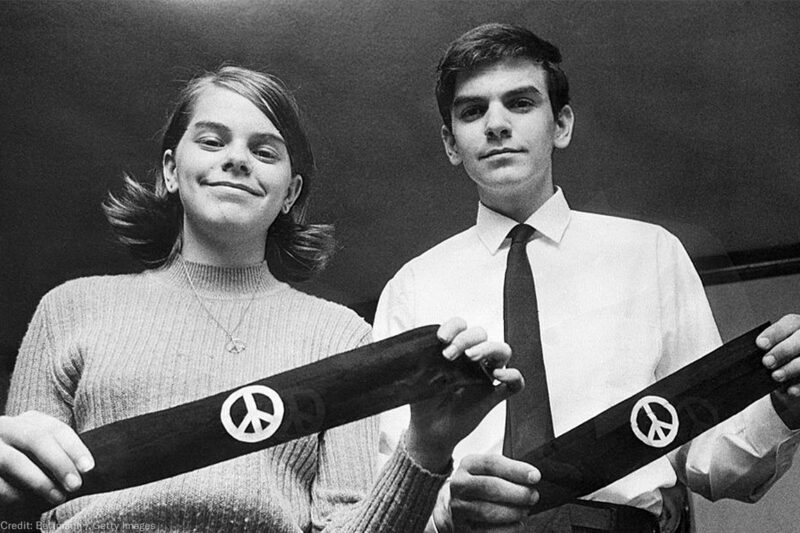 Mary Beth Tinker and her brother, John, display two black armbands