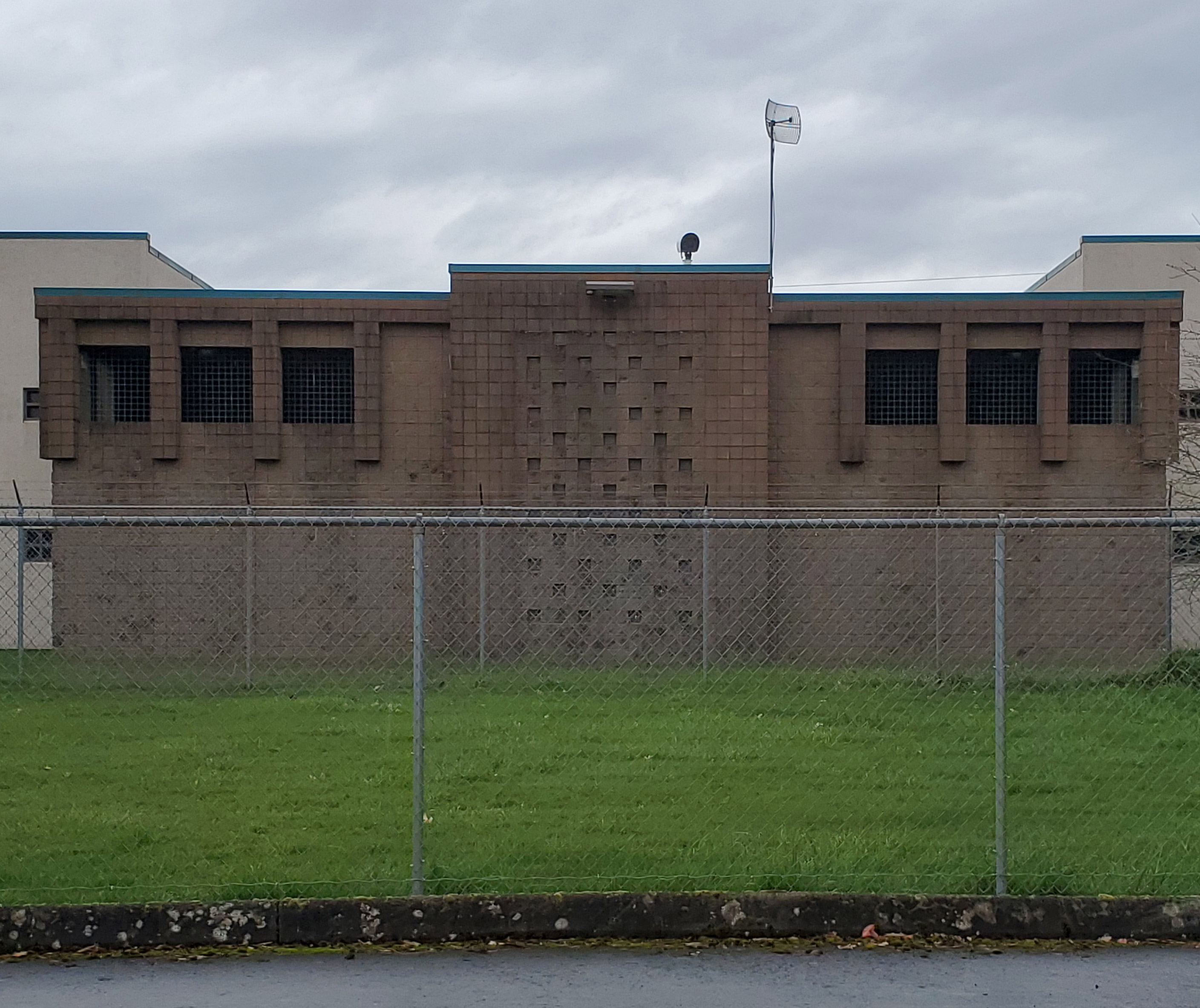 The "yard" at Cowlitz, which ICE has described as providing detained teenagers with outdoor recreation time.